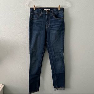 Levi’s 721 High Rise Skinny Dark Wash denim Jeans Sz 28